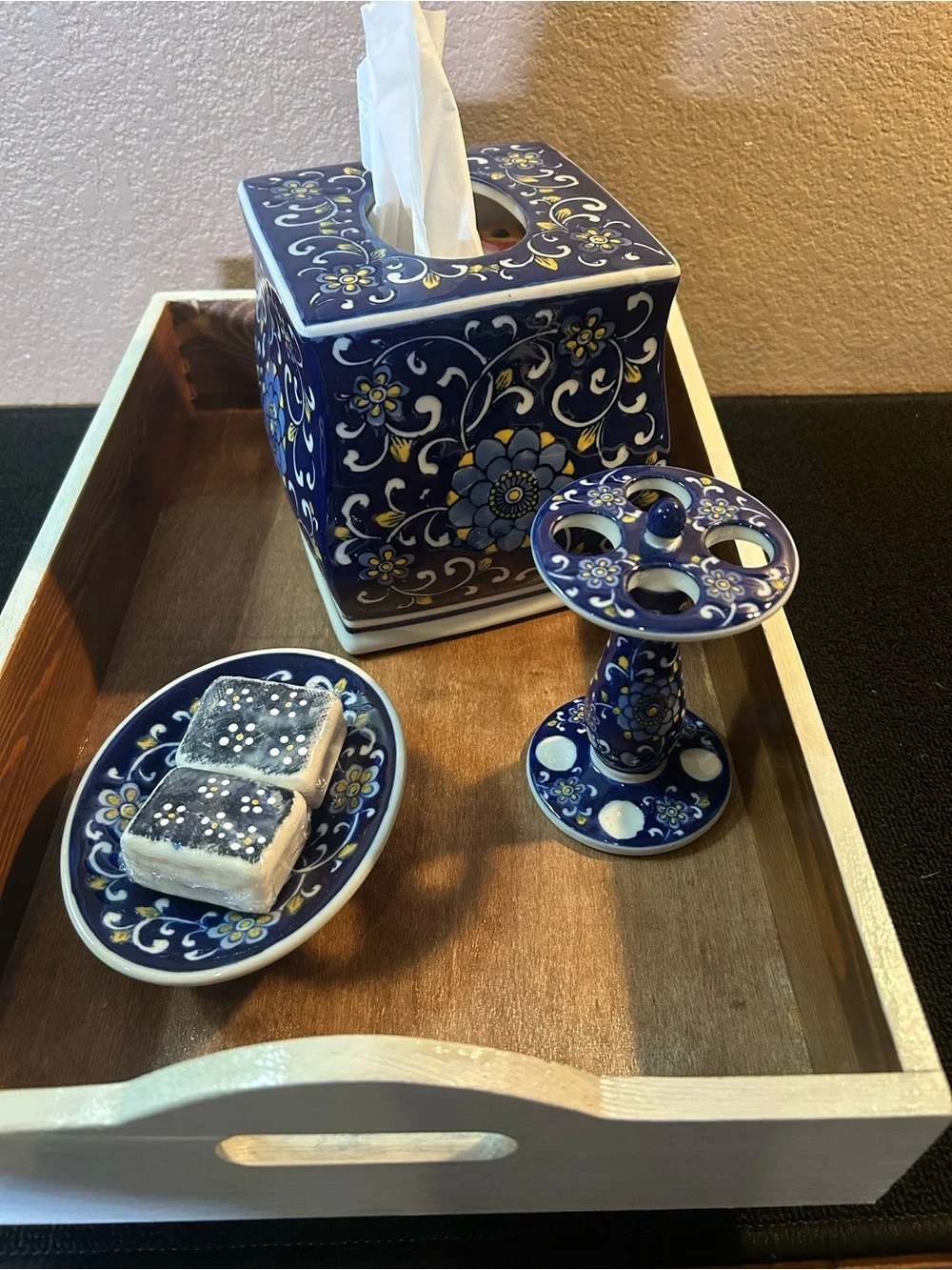 VTG Talavera Style Ceramic Bathroom Vanity Set 4pc Blue, Maize Tissue Box Cover